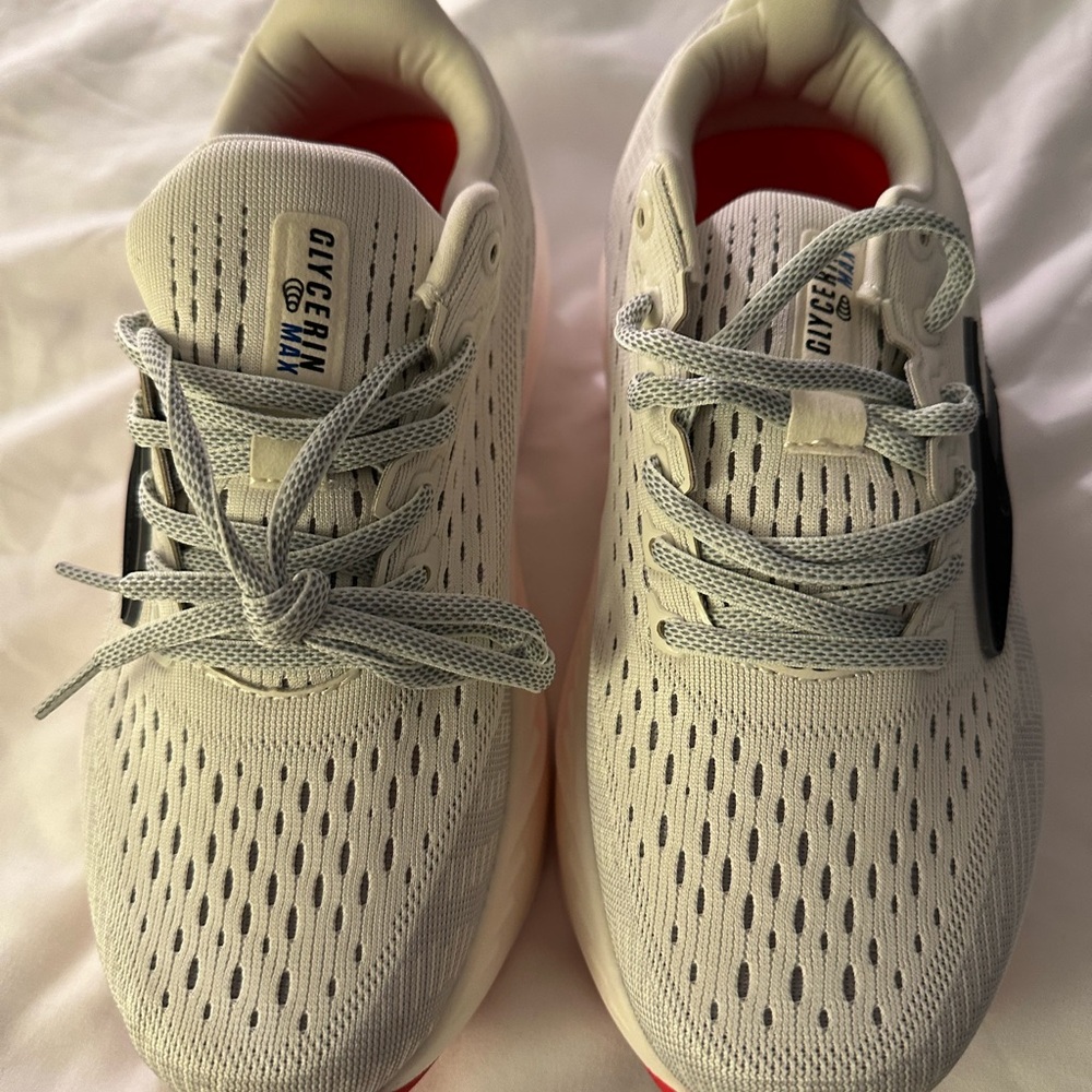 Women’s Brooks Glycerin Sneakers - White